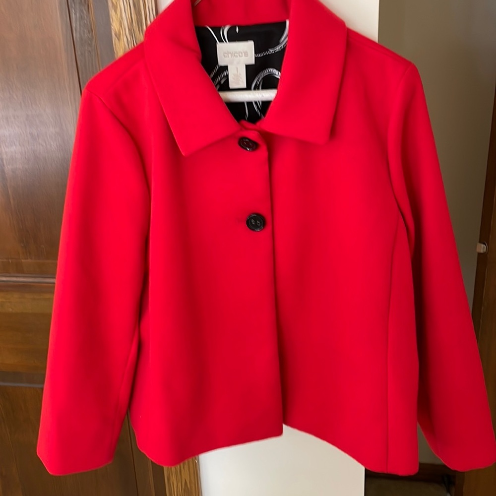 Red jacket with 3/4 sleeves